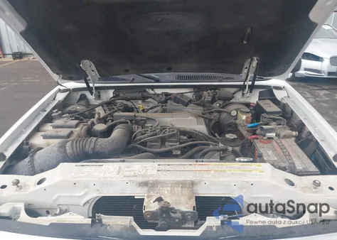 1996 Ford Explorer z USA, uszkodzony, nr VIN 1FMDU32P0TZA22738